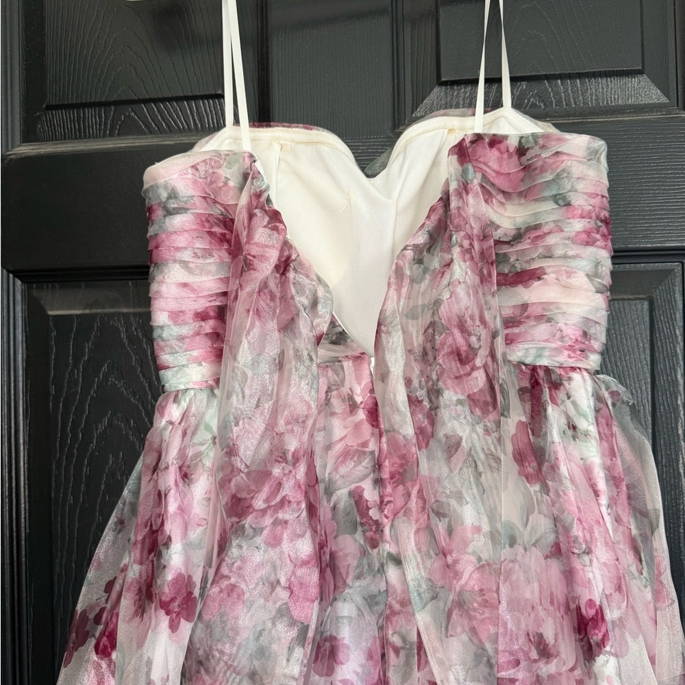 Prom Dress - Picture 4 of 6